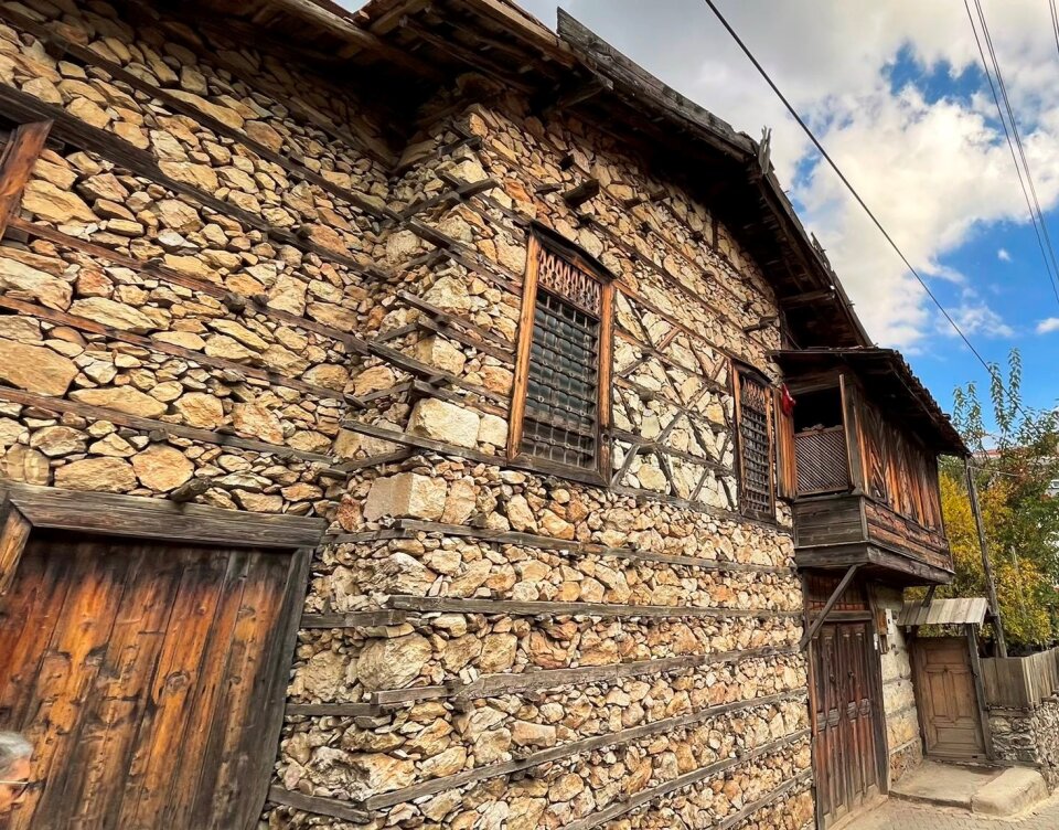 Tarihi Miras: Düğmeli Evler